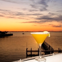 uncle-ernies_sunset_martini_00