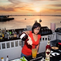 uncle-ernies_sunset_martini_01