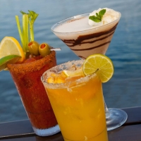 uncle-ernies_sunset_martini_02